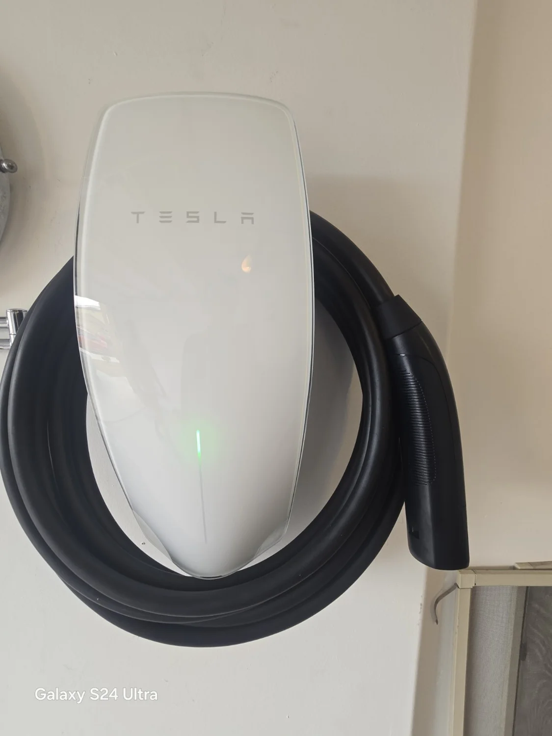 Vehicle charging equipment